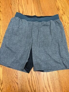 lululemon athletica dark gray men’s shorts size large